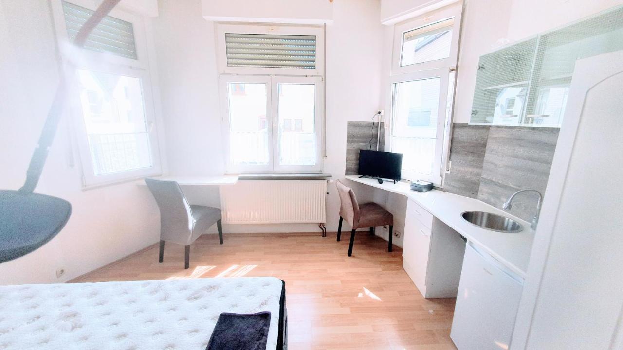 Fmi 9 Accommodation Raunheim Esterno foto