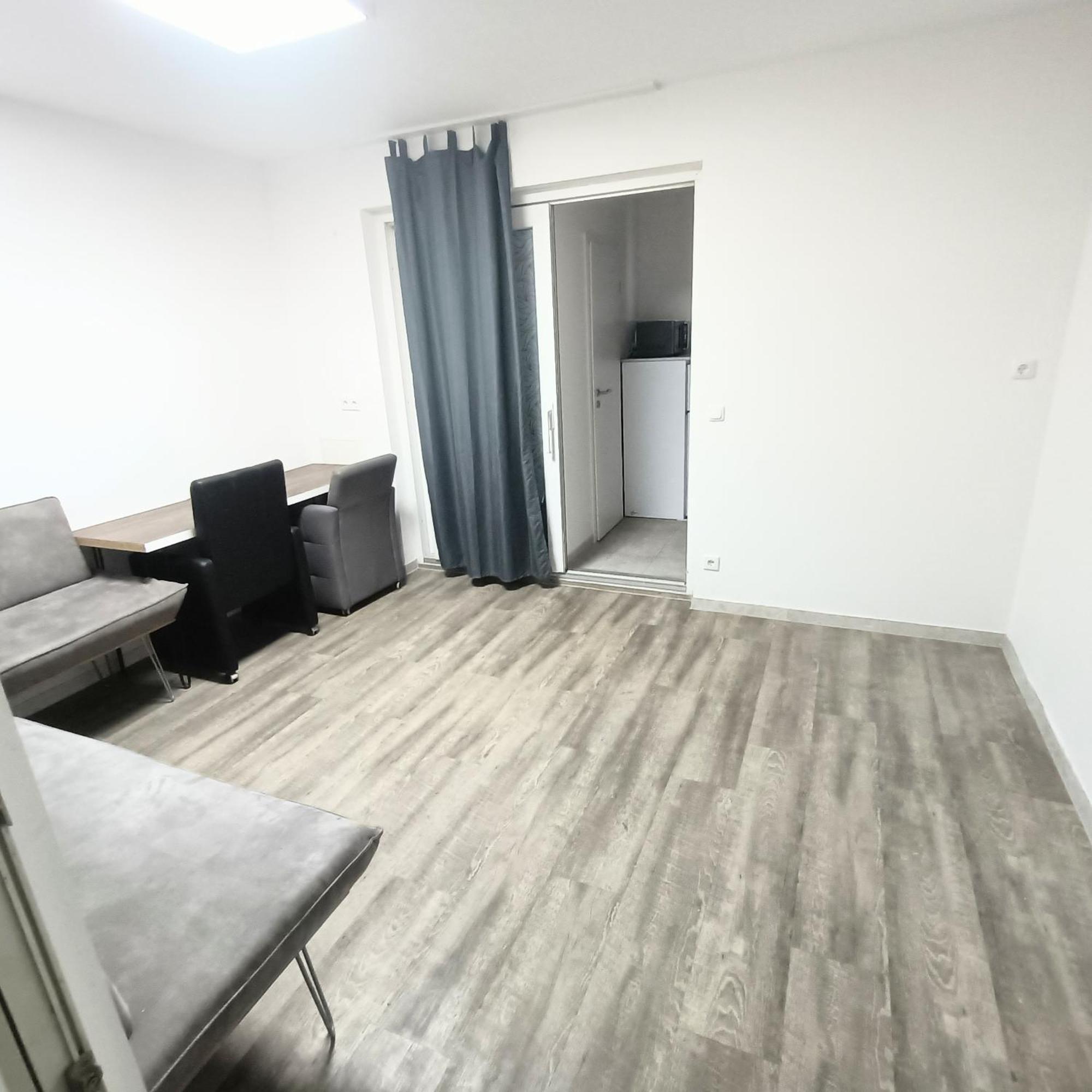 Fmi 9 Accommodation Raunheim Esterno foto